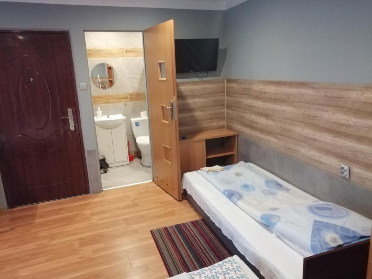 Pokoje Goscinne Polo Czestochowa Bagian luar foto